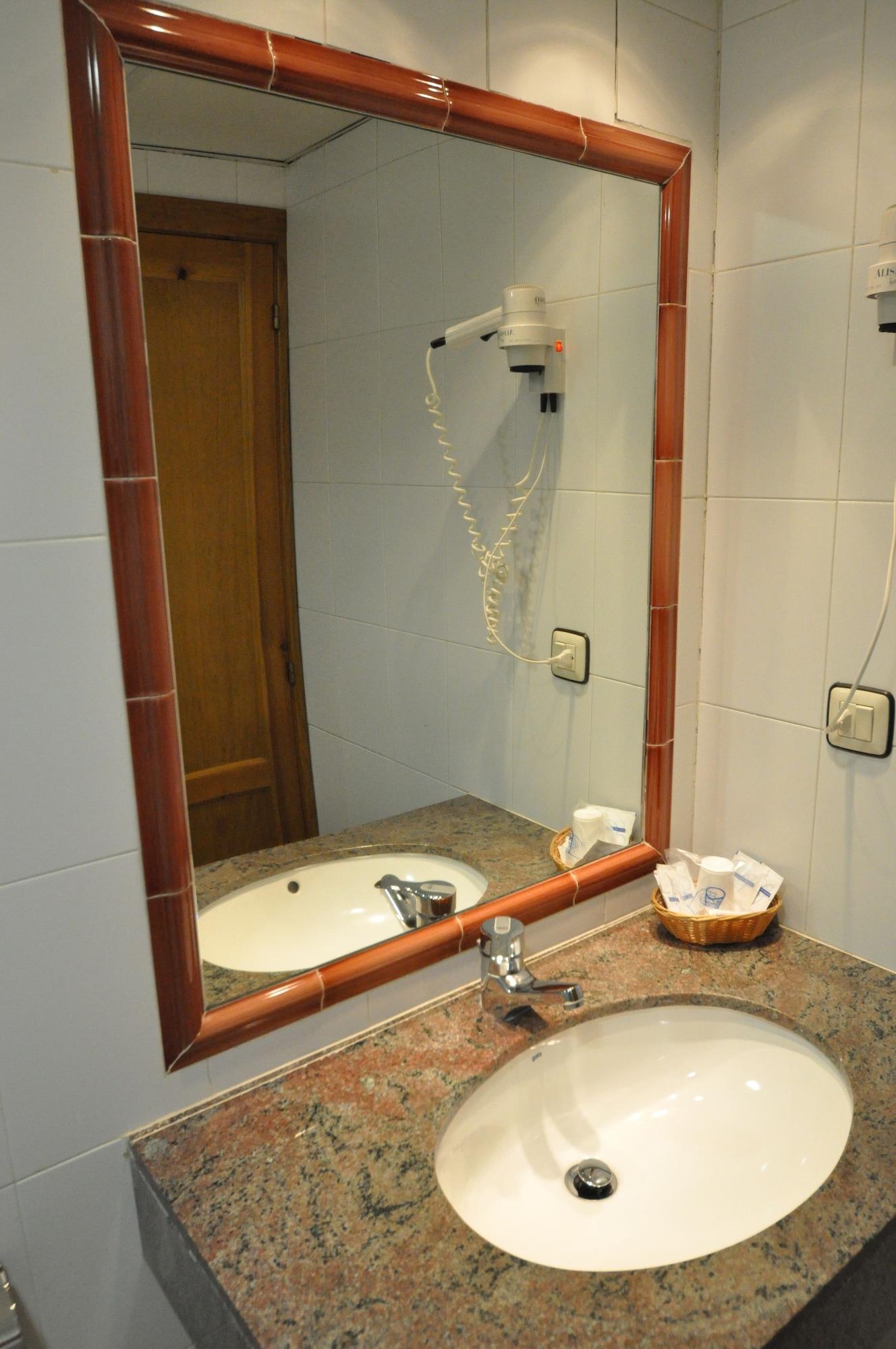 Yomo Petit Paris Hotel Encamp Luaran gambar