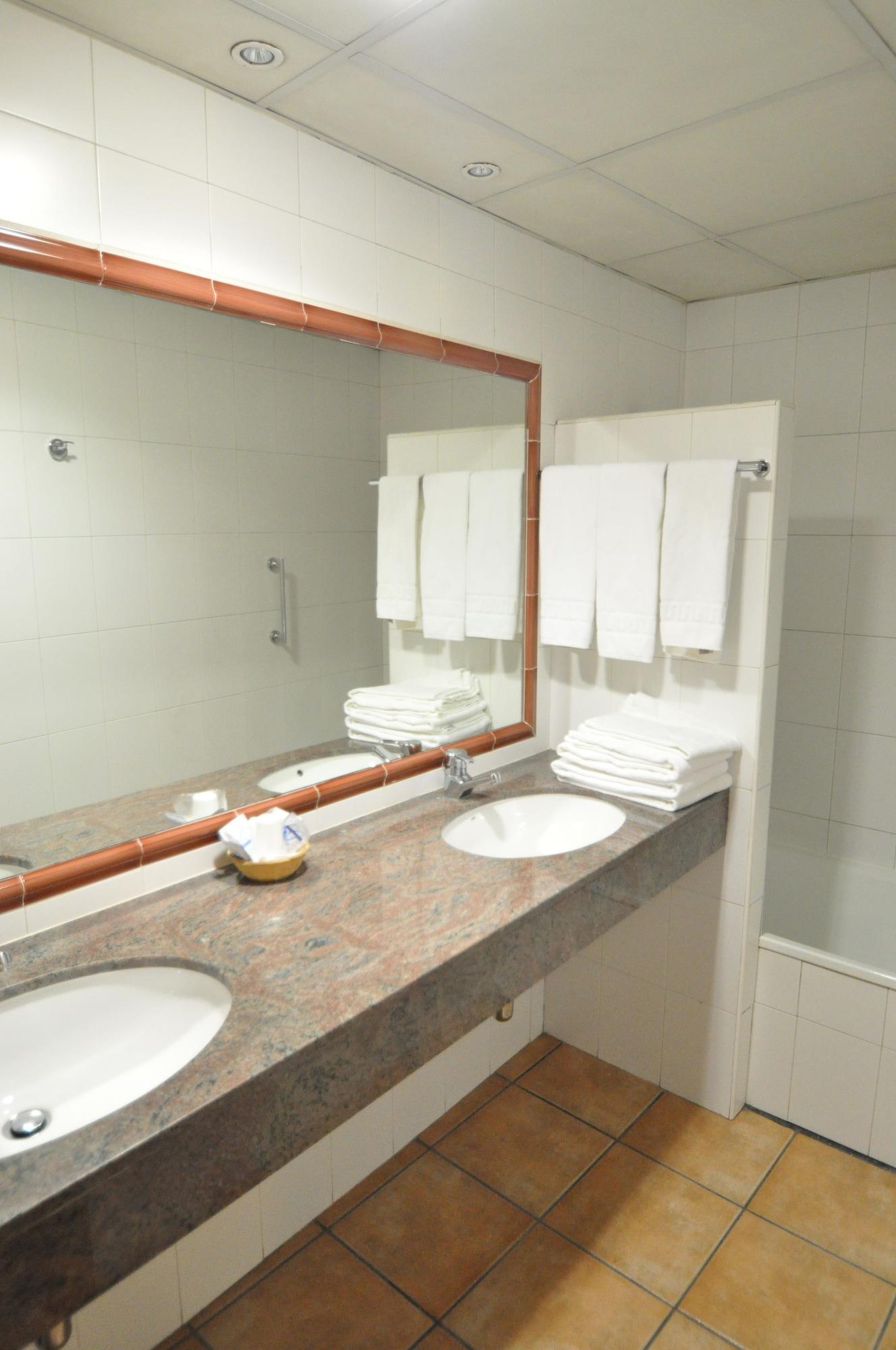 Yomo Petit Paris Hotel Encamp Luaran gambar