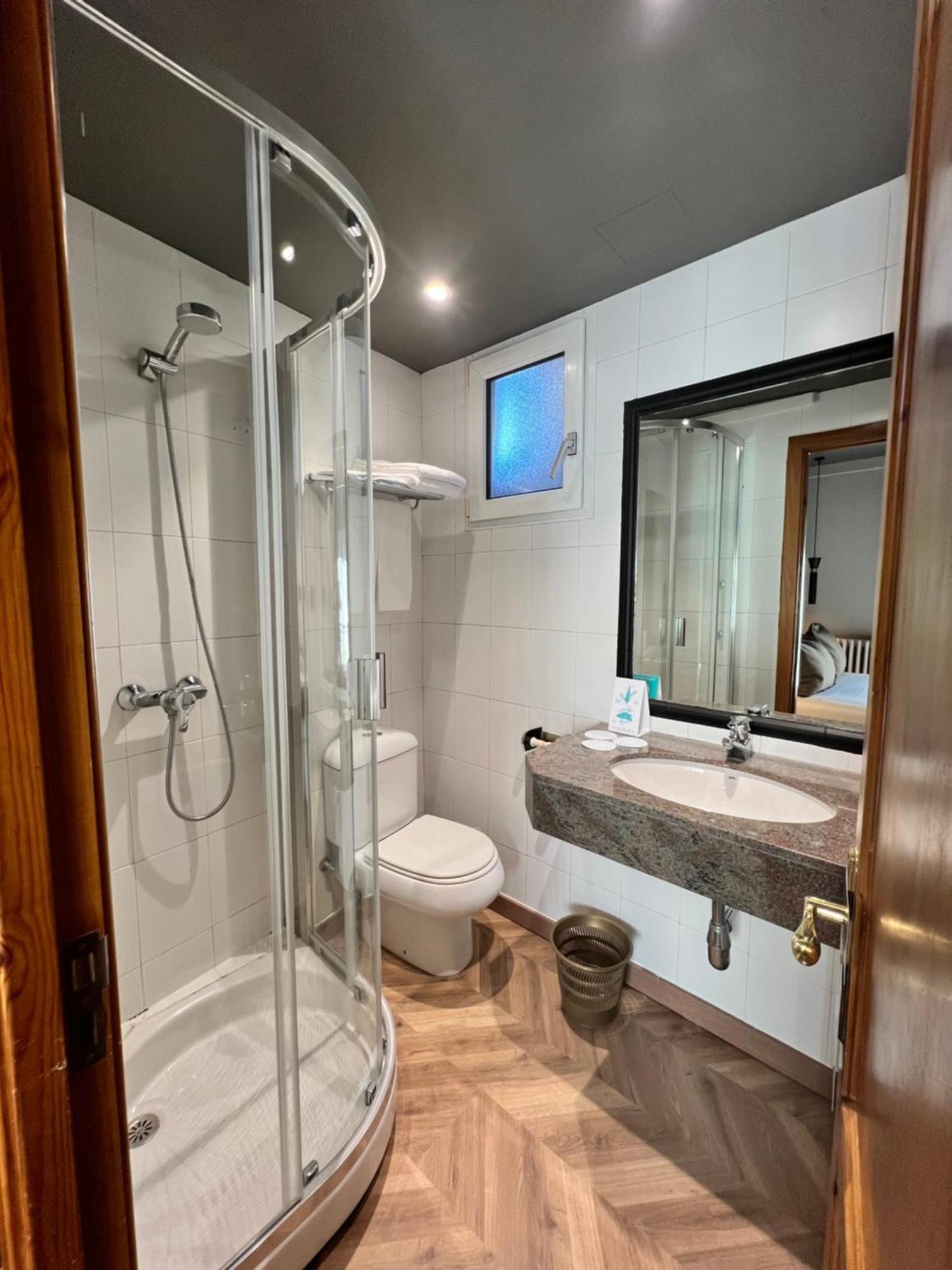 Yomo Petit Paris Hotel Encamp Luaran gambar