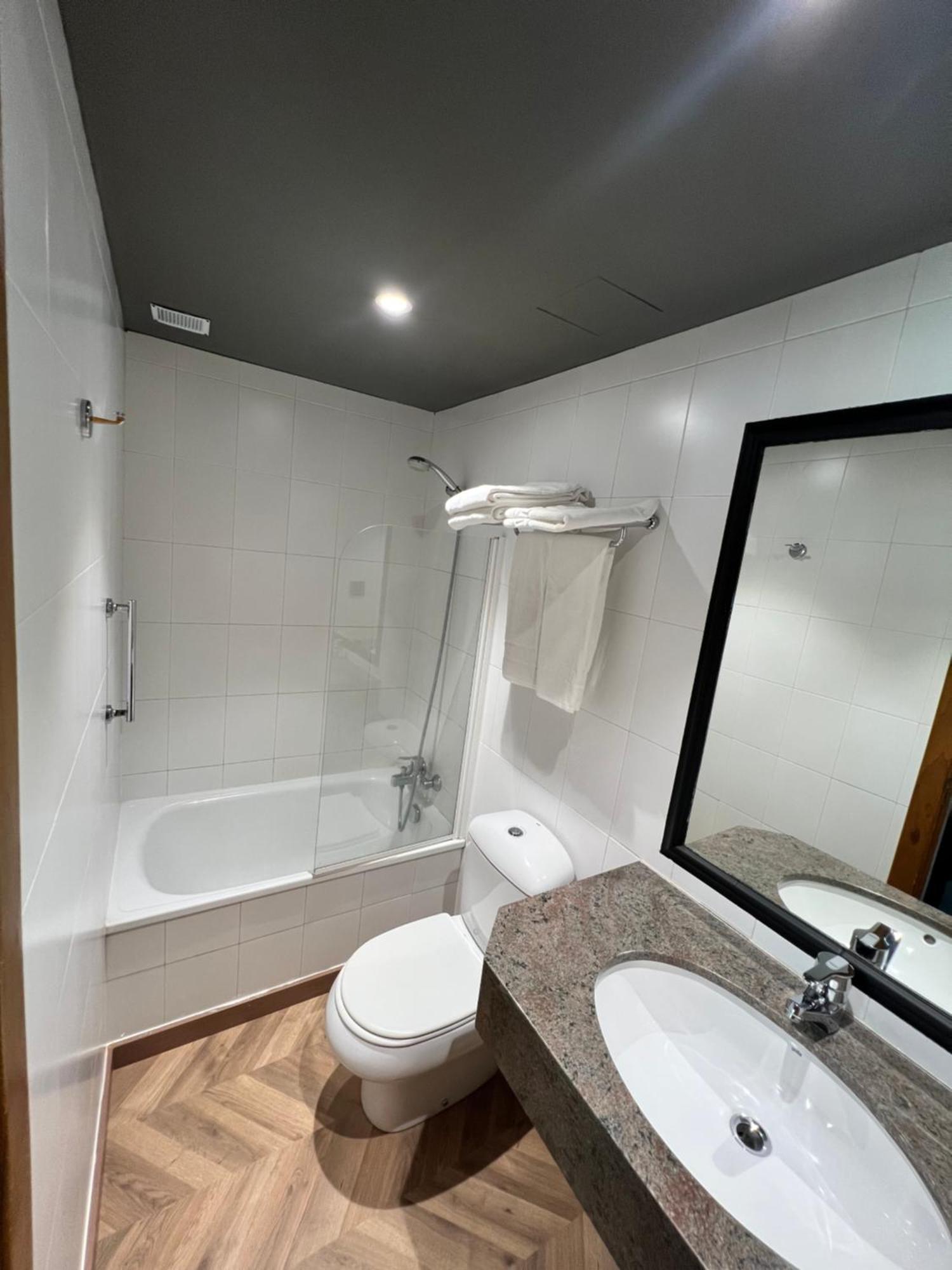 Yomo Petit Paris Hotel Encamp Luaran gambar