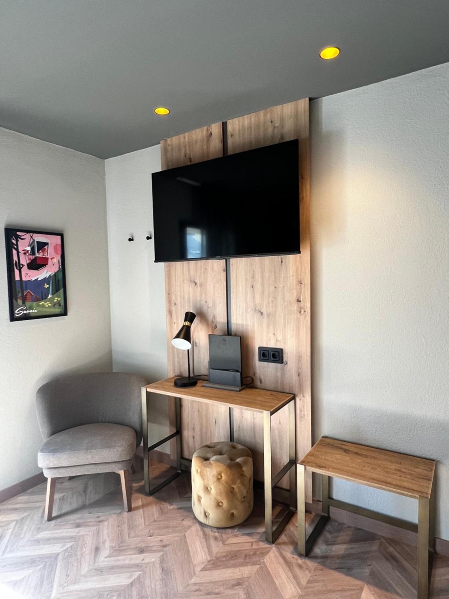 Yomo Petit Paris Hotel Encamp Luaran gambar