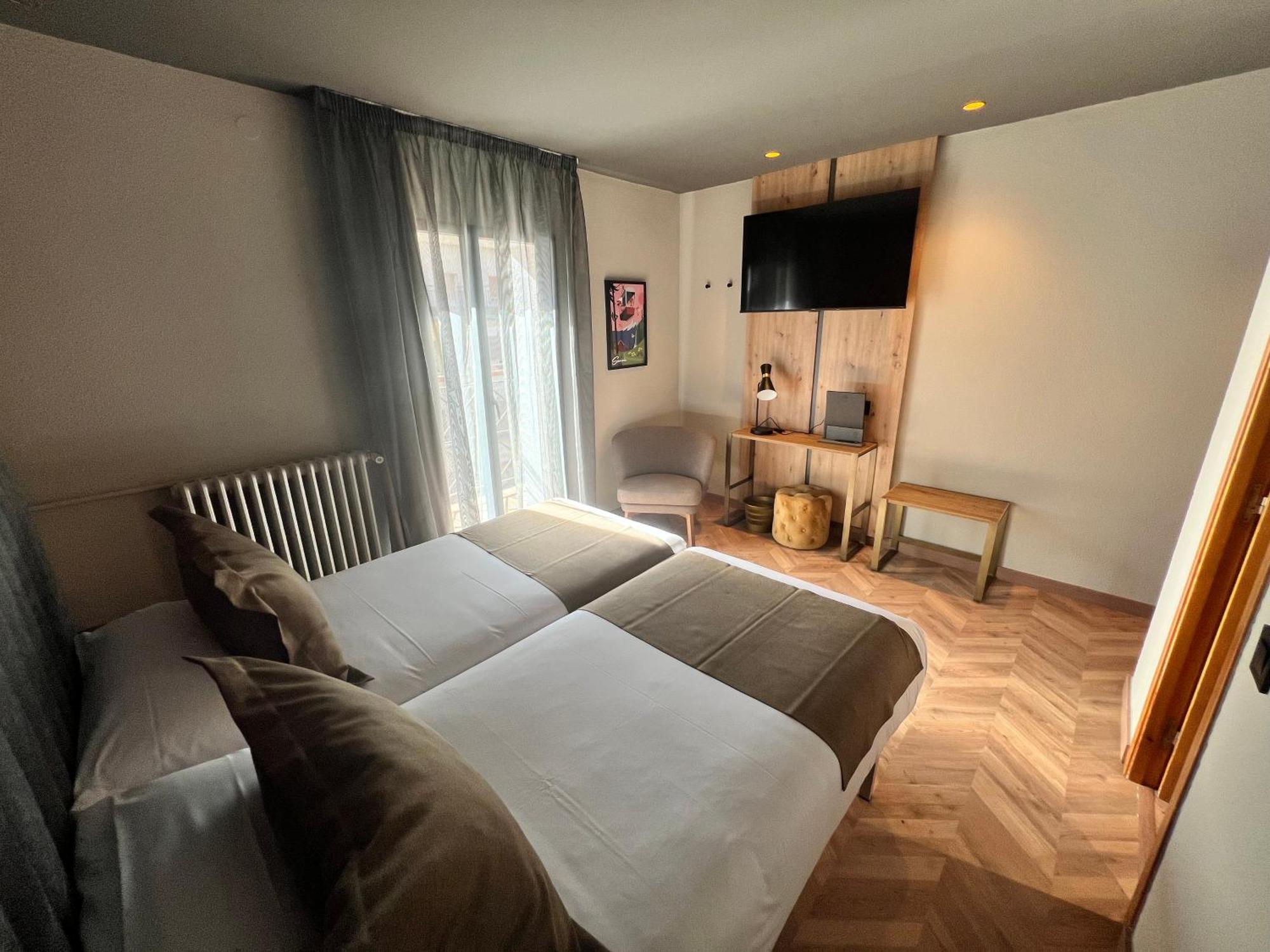 Yomo Petit Paris Hotel Encamp Luaran gambar